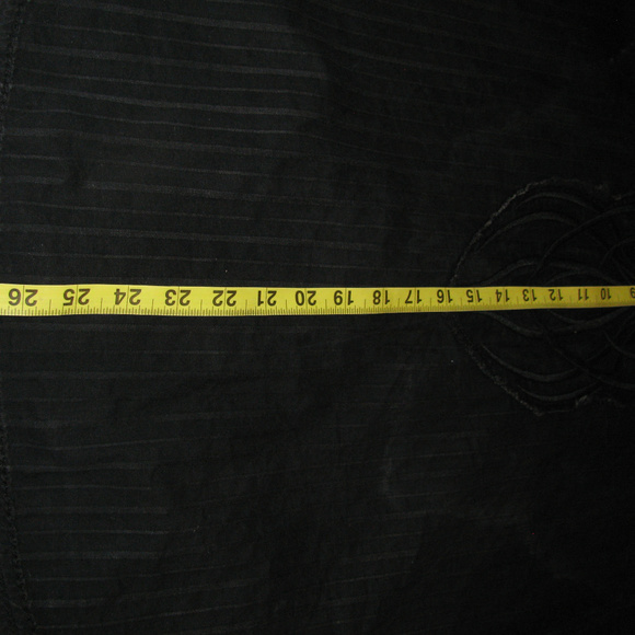 Roar SS Black Embroidered 2 sided Button up LARGE - Picture 7 of 7